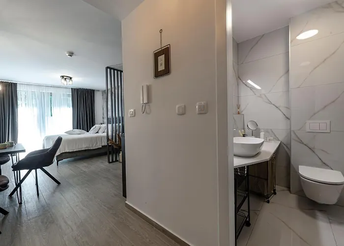 Modern Lacus Apartman *