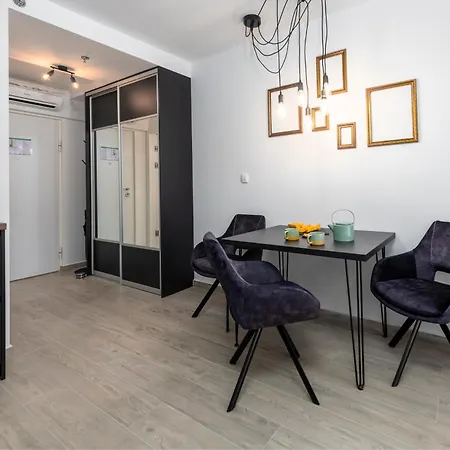 Apartment Modern Lacus